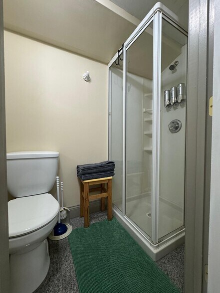 Building Photo - 31 Tapley Ave