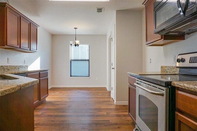 Building Photo - 960 Woodlark Dr
