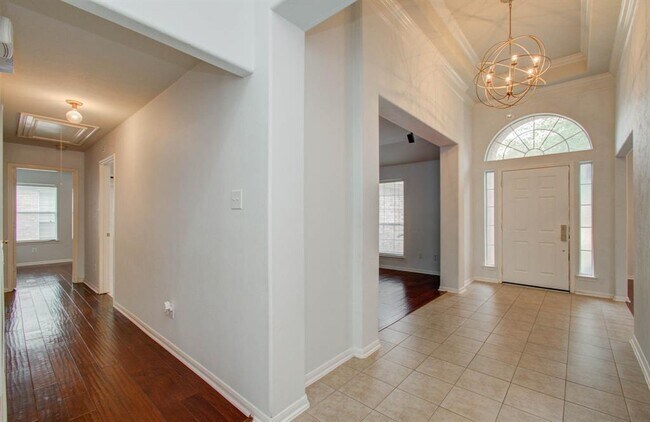 Building Photo - 15011 Redding Crest Ln