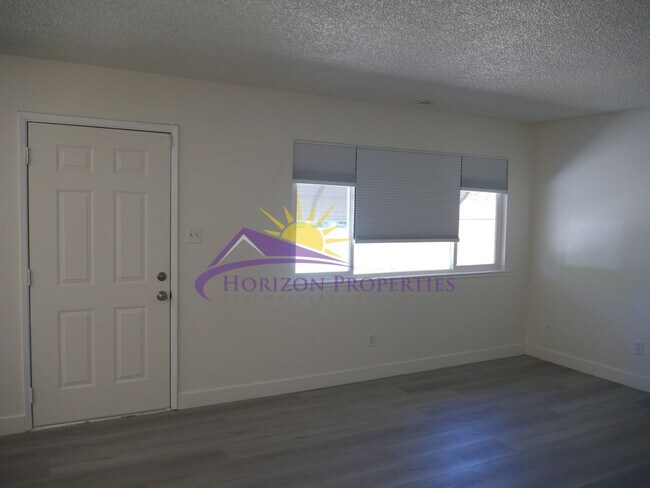 Building Photo - 908 Dornajo Way