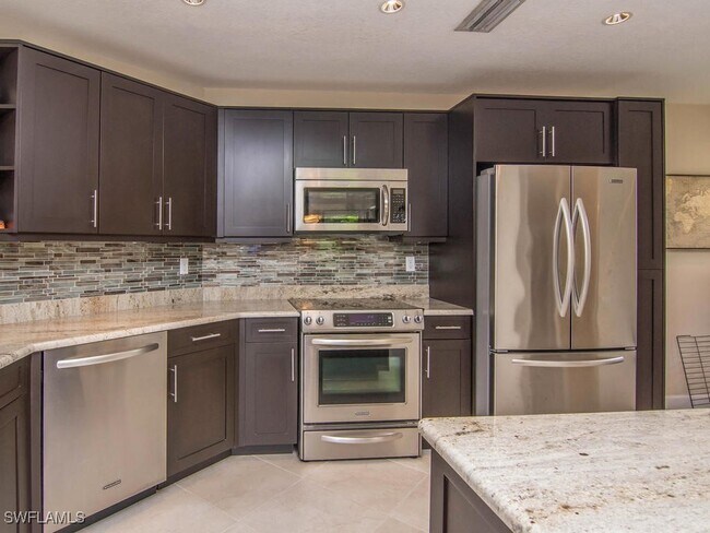 Building Photo - 6610 Huntington Lakes Cir