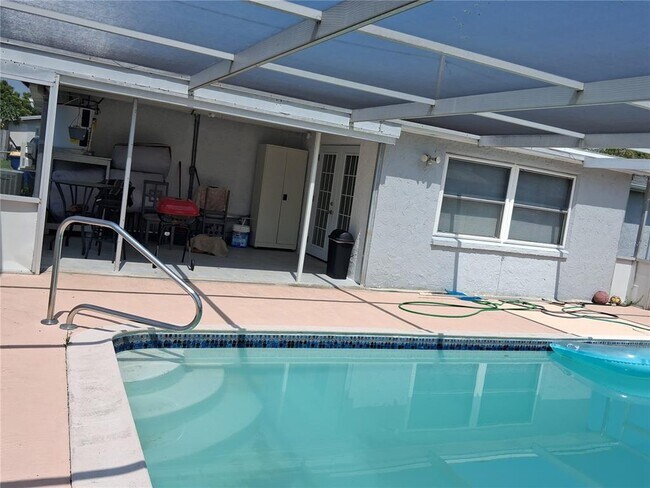 Building Photo - 8846 Chilton Dr