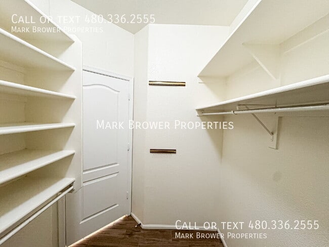 Building Photo - 21657 Dietz Dr