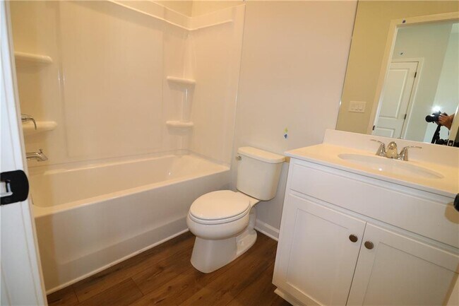 Building Photo - 2821 Beacon Bend Xing