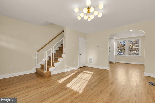 Building Photo - 2205 Observatory Pl NW