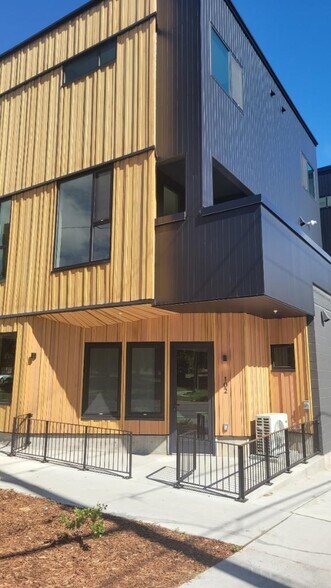 Building Photo - 1601 Park Ave