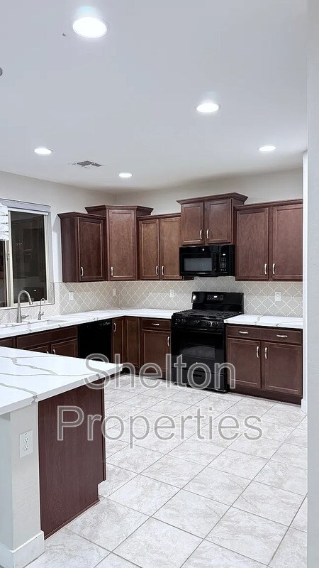 Building Photo - 5229 N 79th Dr