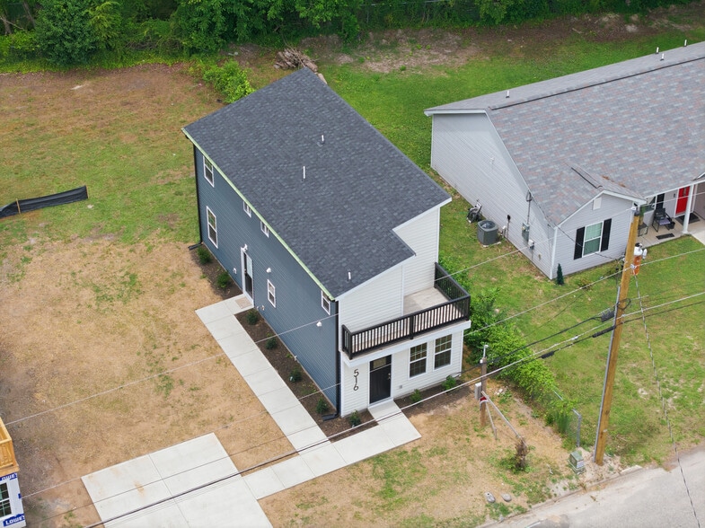 Building Photo - 516 Singletary St SE