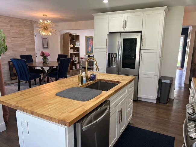 Building Photo - Beautiful Southfield Ranch