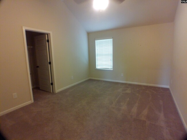Building Photo - 351 View Dr