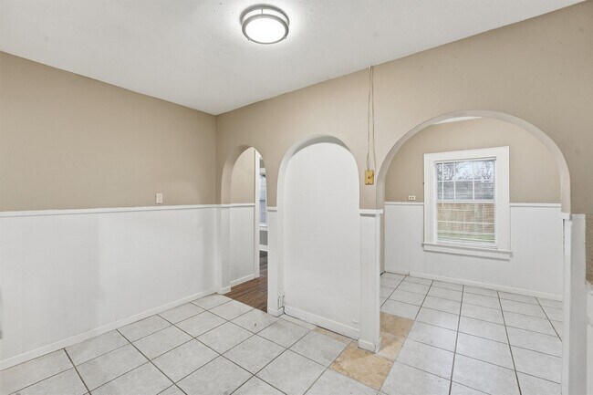 Building Photo - 144 Glendale St