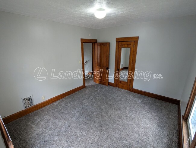 Building Photo - $499 Security Deposit Special!!