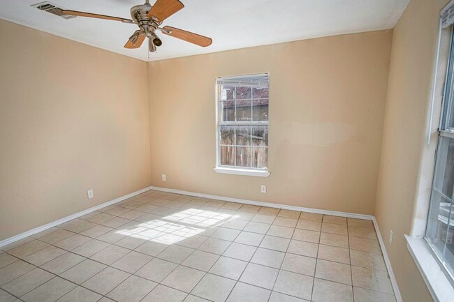 Building Photo - 717 N Colorado St