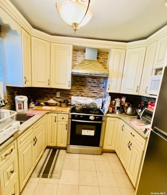 Building Photo - 67-04 215th St