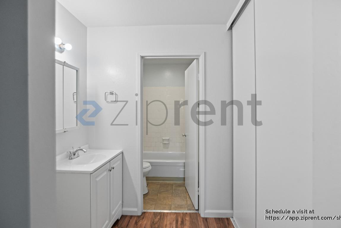 Building Photo - 100 Village Dr