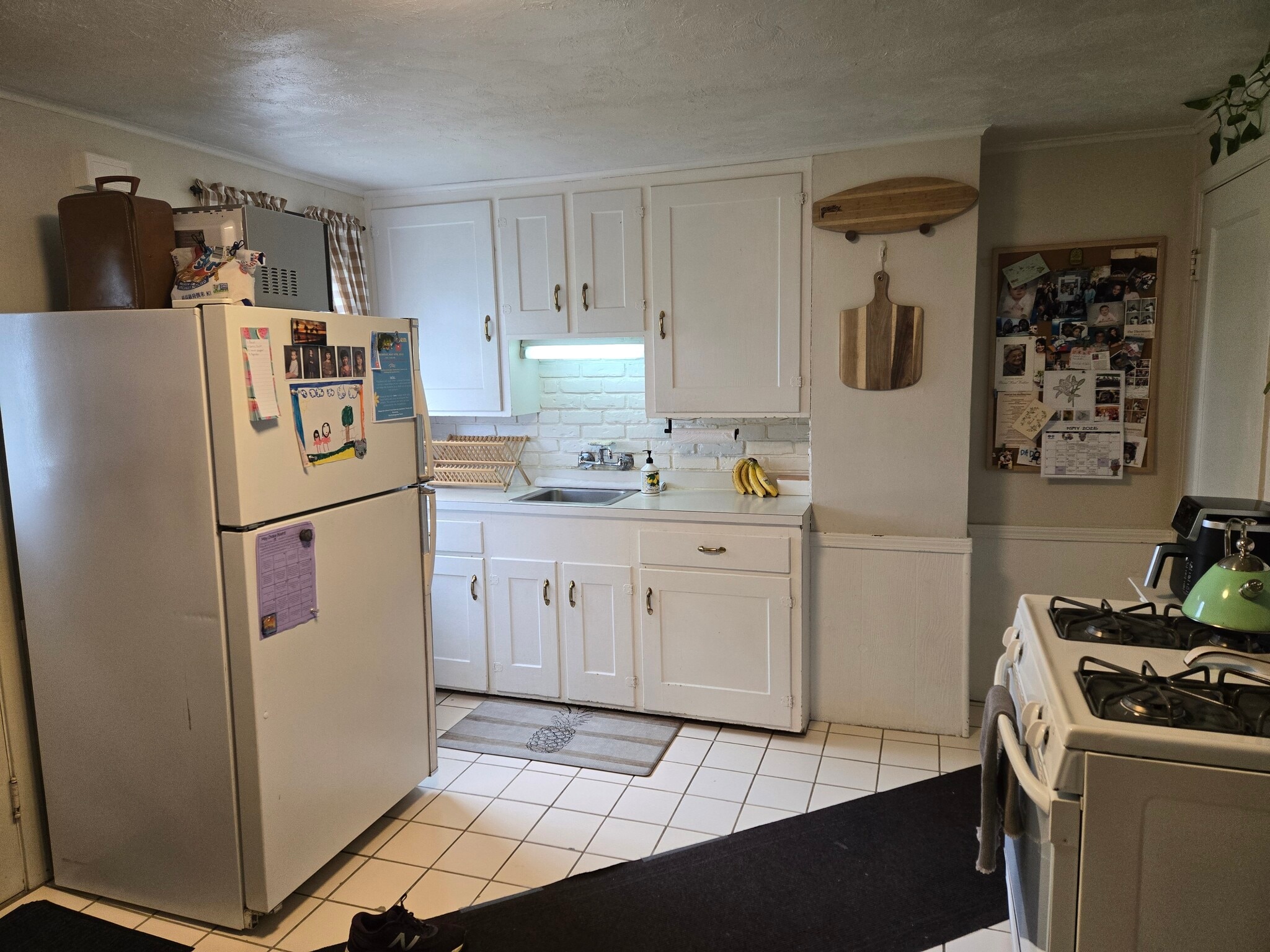 Building Photo - 615 Starin Ave