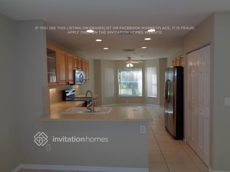 Building Photo - 3580 SW 51st St