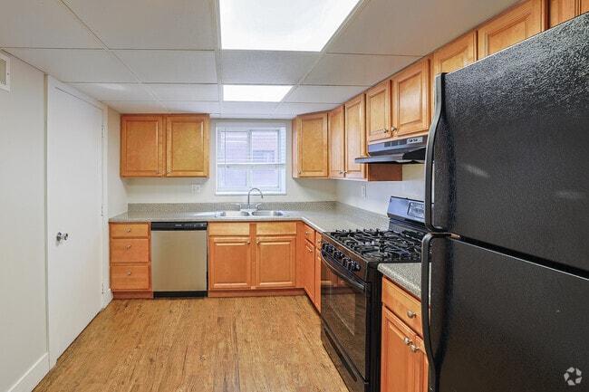 2BR, 1BA - 1220SF - Kitchen - Chalfont Apartments