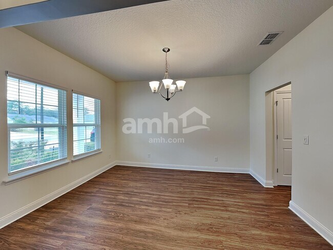 Building Photo - 3109 Creek Village Ln