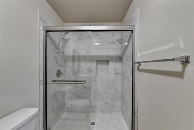 Building Photo - 11636 Parkside Ave