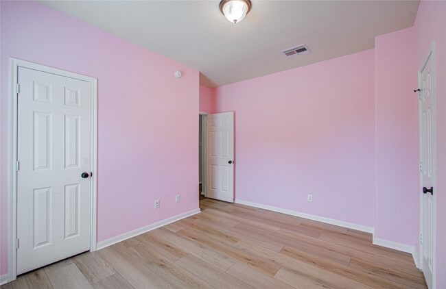 Building Photo - 28666 Pleasant Forest Dr