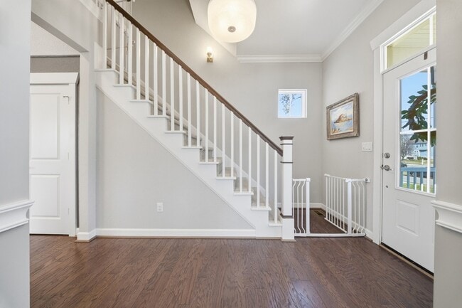 Building Photo - 1824 Hazelwood Rd