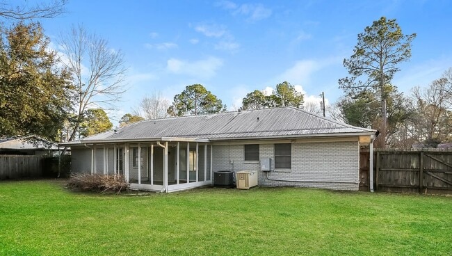Building Photo - 116 Meadowdale Dr