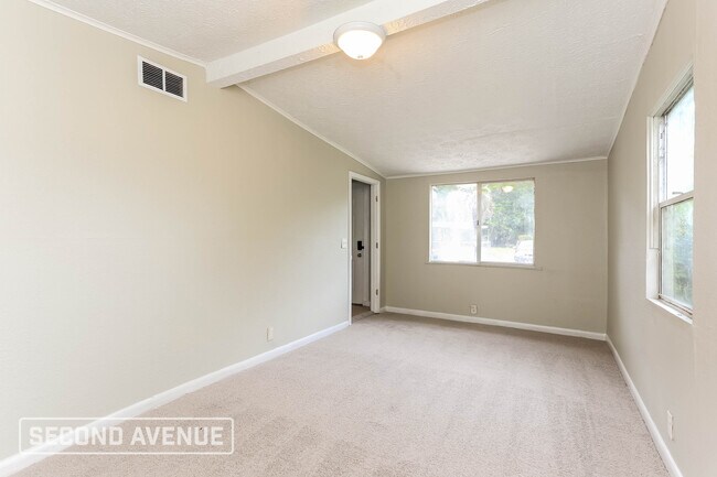 Building Photo - 8645 Samona Dr W