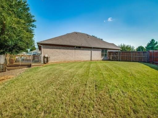 Building Photo - 832 Blue Heron Ln