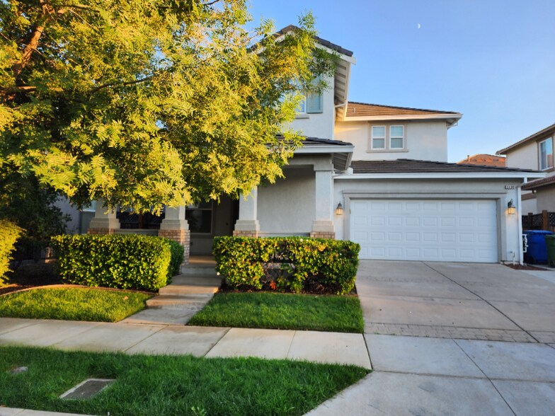 Building Photo - 2400 Tamalpais Ave