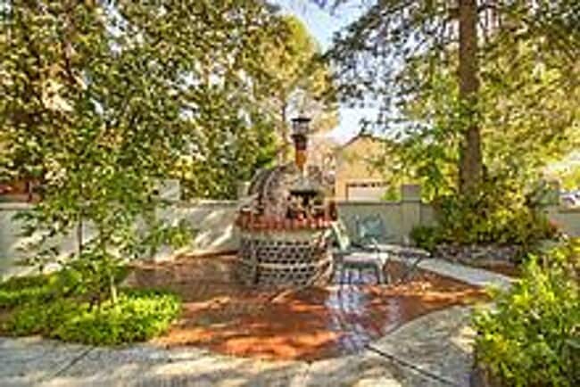 Building Photo - Beautiful 3 Bedroom Home-$750.00 Off 1st M...