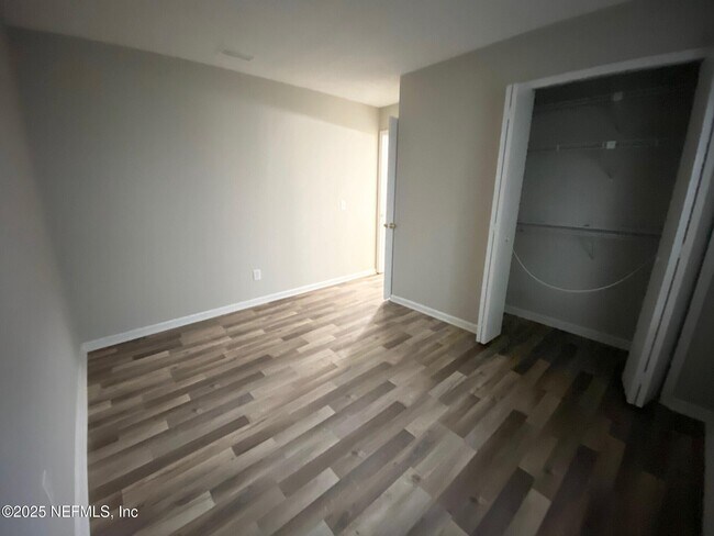 Building Photo - 421 Filmore Dr