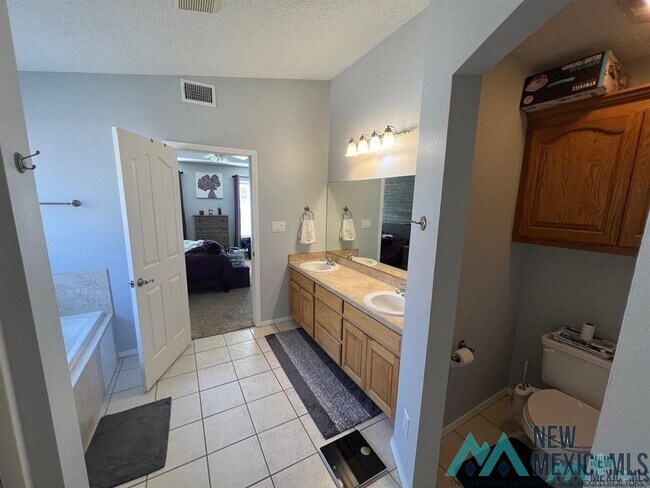 Building Photo - 3617 Benjamin Davis Dr