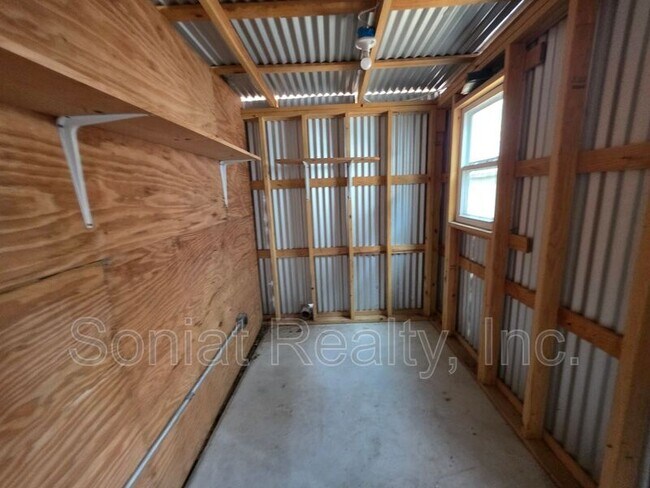 Building Photo - 8625 Nelson St