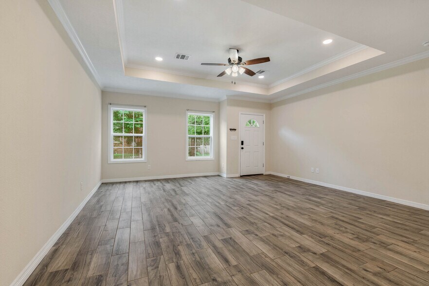 Building Photo - 1328 Baker Ave