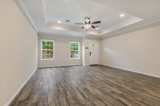 Building Photo - 1328 Baker Ave