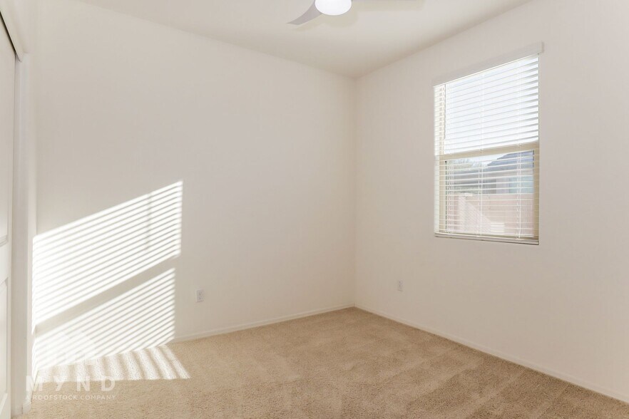 Building Photo - 801 Calle Tikal