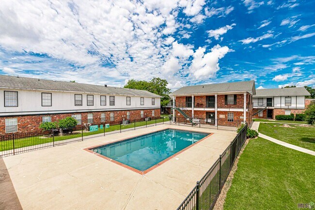 Primary Photo - Centrally located freshly painted condo is...