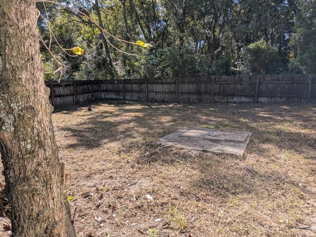 Building Photo - 637 NE Waldo Rd