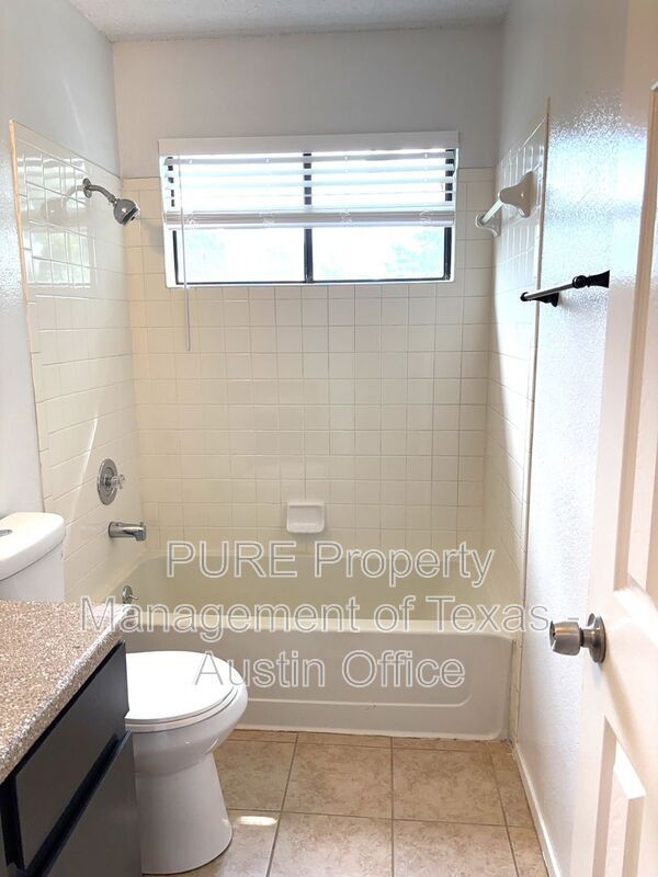 Building Photo - 14413 Tiffer Ln