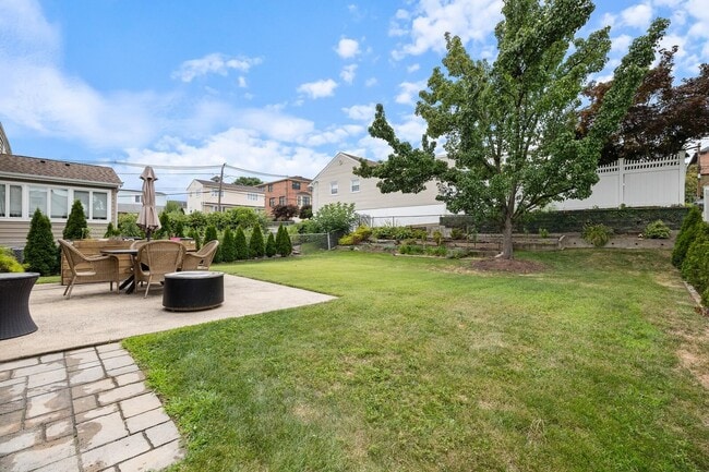 Building Photo - 47 Blondel Dr