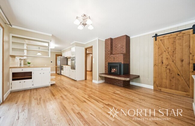 Building Photo - Charming Home in Coveted First Addition Ne...