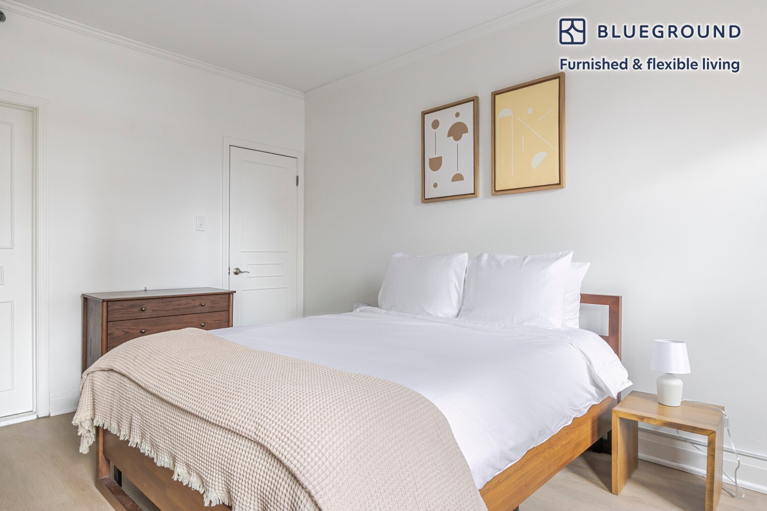 Building Photo - 200 E Chestnut St