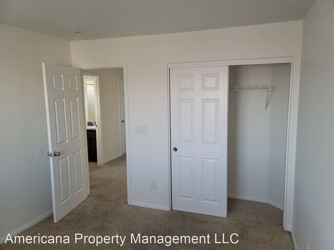 Building Photo - 4 br, 2.5 bath House - 4524 Silverado Sage...