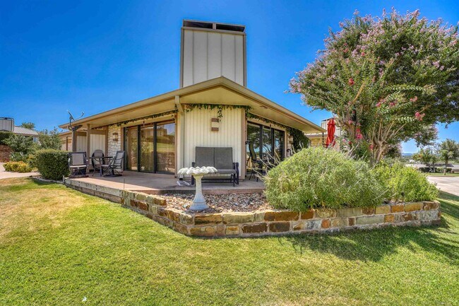 Primary Photo - 1406 Broken Hills Dr