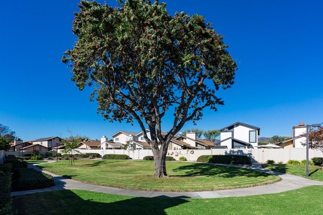 Building Photo - Charming Two Story Home!