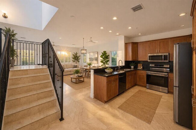 Building Photo - 2515 NE 18th St