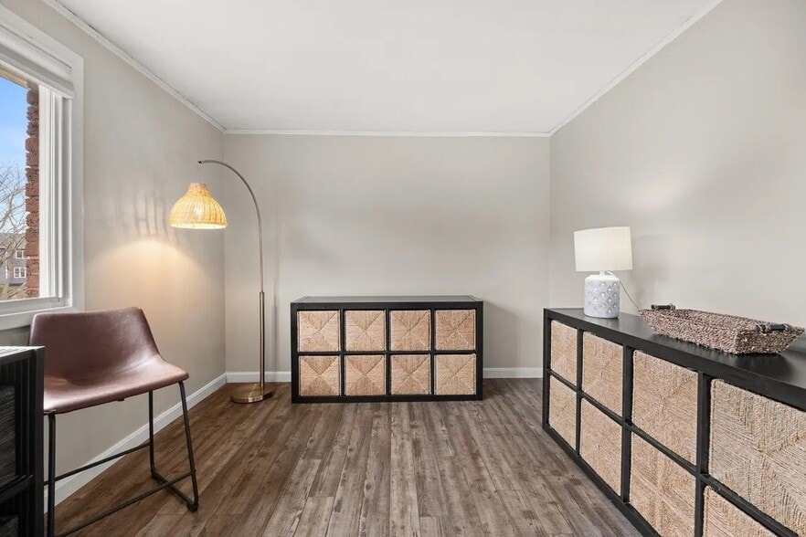 Building Photo - 478 Seabury