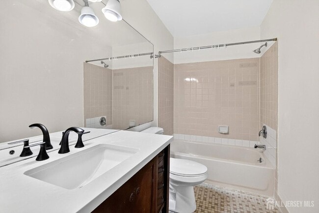 Building Photo - 3252 Cypress Ct