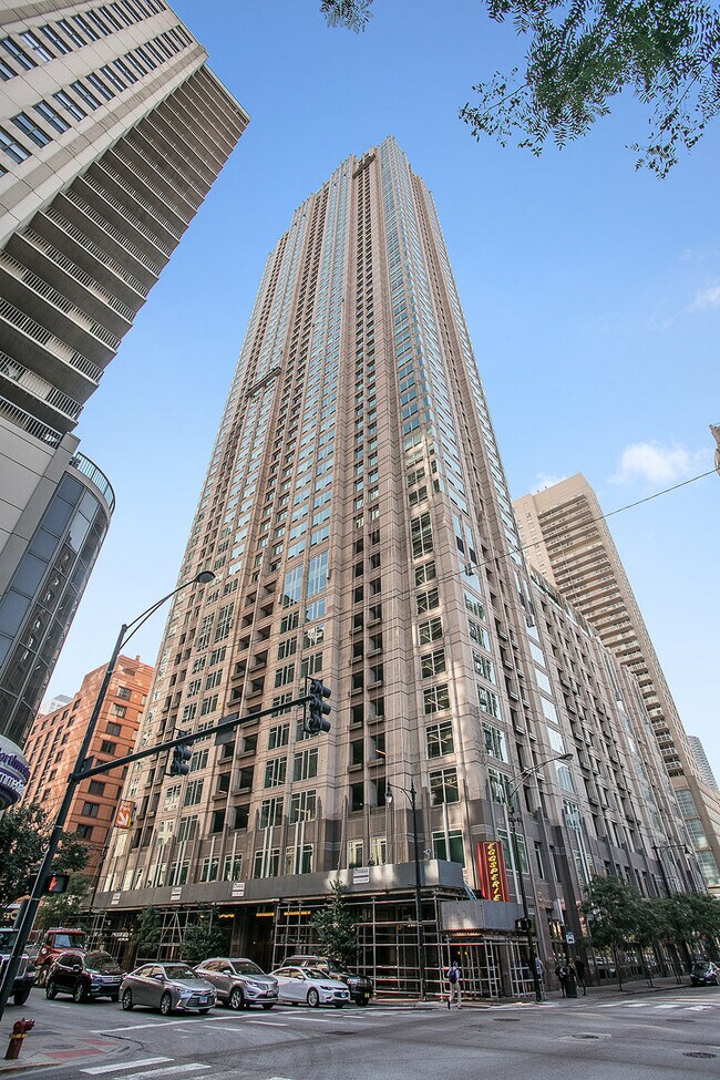 Primary Photo - 33 W Ontario St